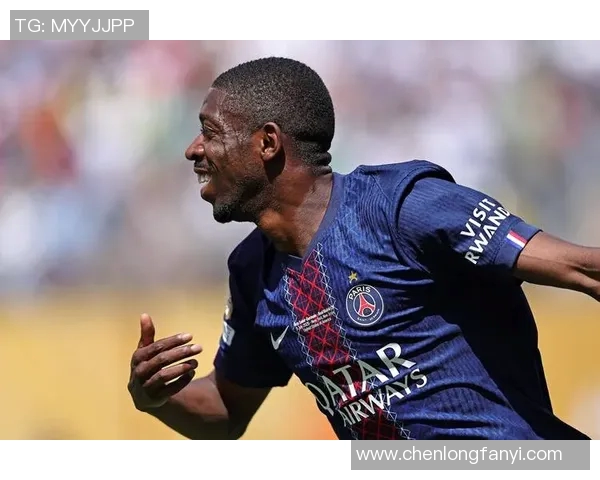 小王是足球明星并且在国际赛场上创造了辉煌的历史与传奇故事