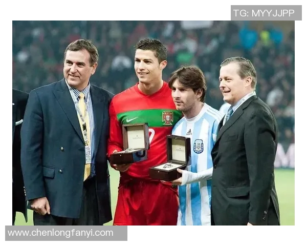 梅西与C罗的传奇对决:足球世界的双子星辉煌历程与影响力分析 梅西与C罗的传奇对决:足球世界的双子星辉煌历程与影响力分析