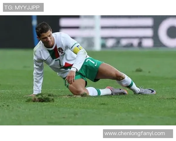 足球明星家庭欢乐时光漫画展现温馨与团结的美好瞬间 足球明星家庭欢乐时光漫画展现温馨与团结的美好瞬间