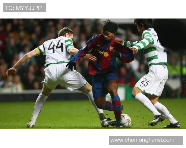 独行足球明星背后的传奇故事与辉煌成就揭秘