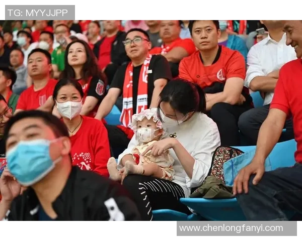 足球明星宝宝萌照大汇集可爱瞬间尽在其中让你心动不已